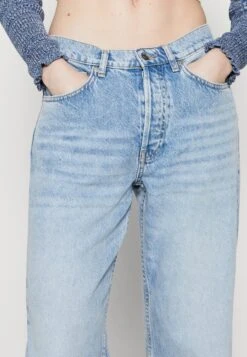 ARKET Relaxed Fit Jeans - Blue 9 ARKET Relaxed Fit Jeans - Blue -Arket 13e24ee2a1ac4d2f9fb9d83b867c551e
