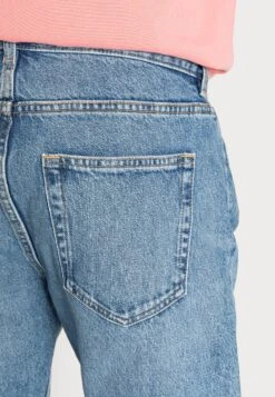 ARKET Relaxed Fit Jeans - Light Blue 9 ARKET Relaxed Fit Jeans - Light Blue -Arket 1dcc905580774e998ac42279072bdfd6