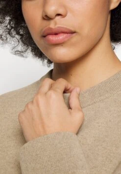 ARKET Pyjama Top - Beige -Arket 2293773581e94abe83166fdf5128ae08