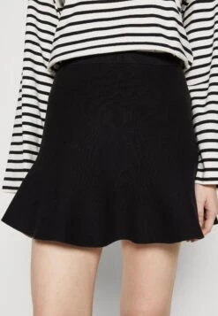 ARKET A-Line Skirt - A-Line Skirt -Arket 2e2bf5364cd14d83a6ebbceeca5ecc4c