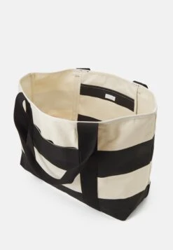 ARKET Tote Bag - Black 6 ARKET Tote Bag - Black -Arket 4f38bd696b544a4382f010196de5101e