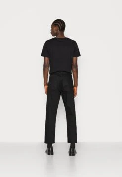 ARKET Relaxed Fit Jeans - Black -Arket 5b797bf1189740e5bb0b5c1a1cabd3e1