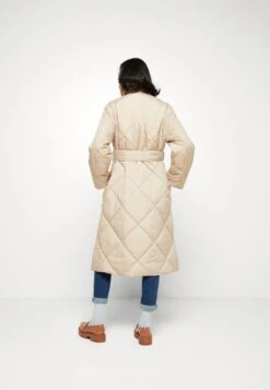 ARKET Winter Coat - Winter Coat -Arket 8176bd4a2ce1406d8d09aea737bd23da