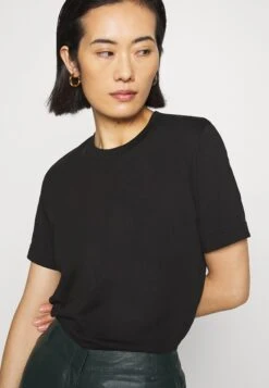 ARKET Basic T-Shirt - Black Dark 10 ARKET Basic T-Shirt - Black Dark -Arket 879ffaa86a554af9aed5aed15bb910f4