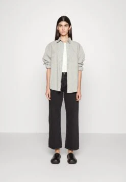 Arket -Arket 891e46e53469494faa5456516e54227a