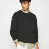 ARKET Sweatshirt - Green Dark