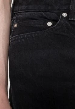 ARKET Straight Leg Jeans - Grey 9 ARKET Straight Leg Jeans - Grey -Arket 9b80f2ccca704b0f8635fec68b11d60a