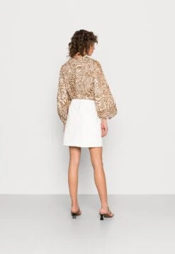 ARKET Mini Skirt - White 7 ARKET Mini Skirt - White -Arket a495f97c6ee446d5b46bd6e6be3a725f