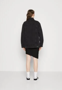 ARKET Short Coat - Black 8 ARKET Short Coat - Black -Arket bb5b9b19d7304ec5911b57e9b57d8f95