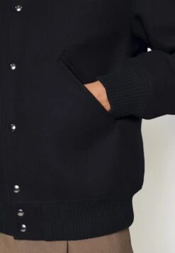 ARKET Light Jacket - Navy 13 ARKET Light Jacket - Navy -Arket c1264da8e25f46ccb2ba42d6c3fd123b