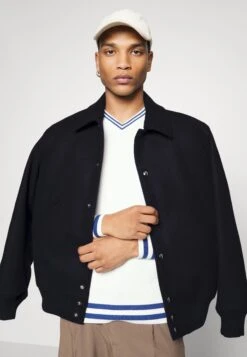 ARKET Light Jacket - Navy 11 ARKET Light Jacket - Navy -Arket d5f90d84393a4b0c94696726427ef5cc