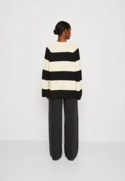 ARKET Jumper - Black 8 ARKET Jumper - Black -Arket dfe642dbb573409a931e562fc969755b