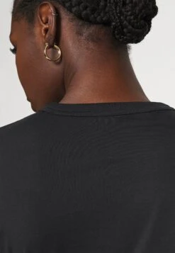 ARKET Long Sleeved Top - Black -Arket e35a5df520114fa383eeaad17834e869