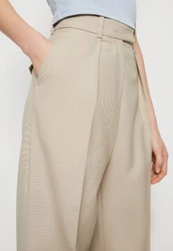 ARKET Trousers - Sand -Arket f4c0c1e8243e439d8f18007e339e412d